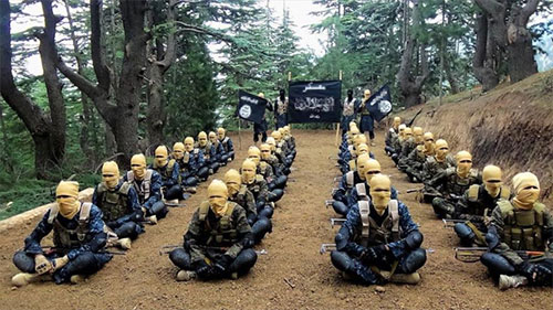 miembros de Daesh en un campo de entrenamiento Rusia alerta de amenaza terrorista que proviene de Afganistán